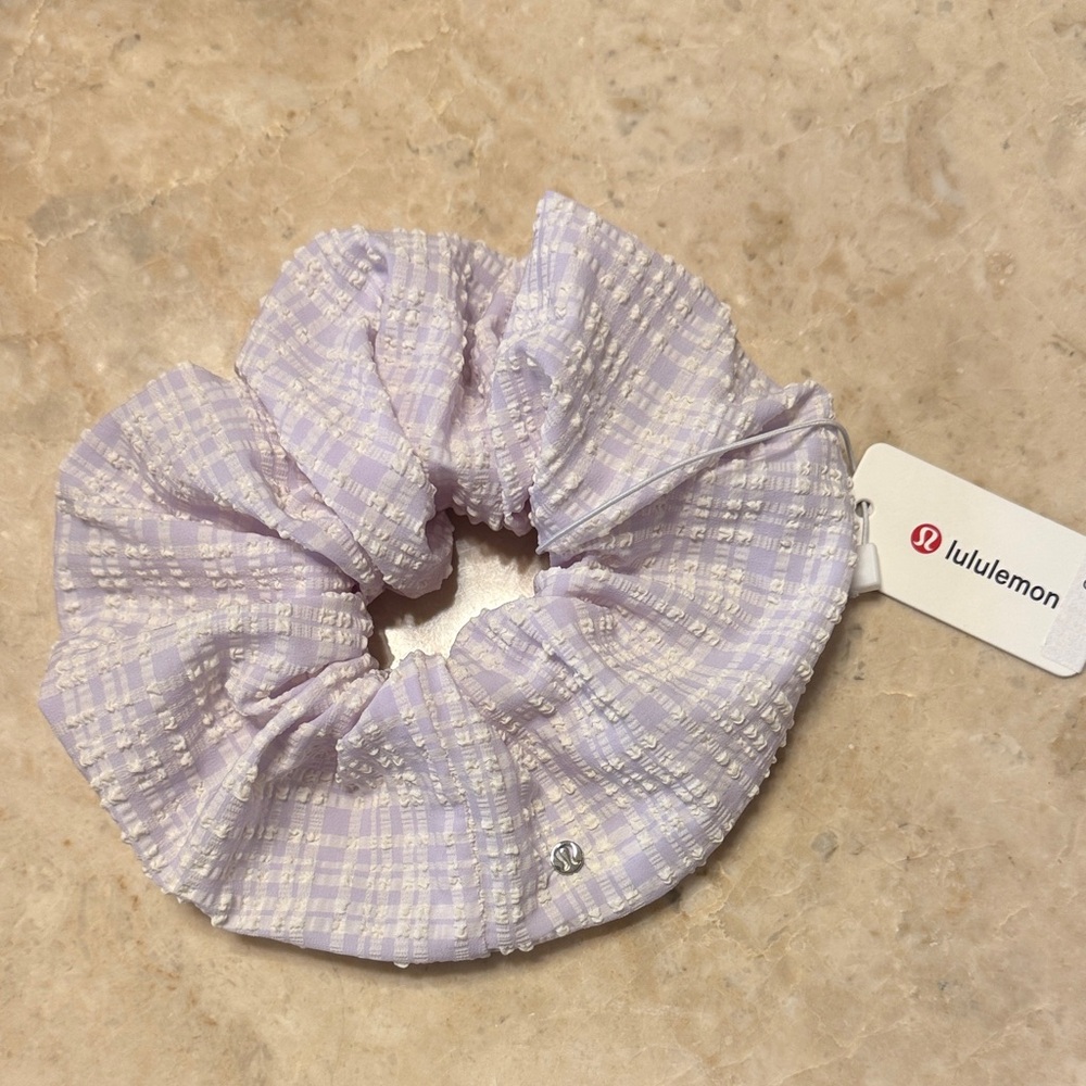Lululemon Athletica Uplifting Oversized Scrunchie
